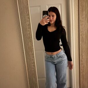 Meet your Posher, Ariamaris